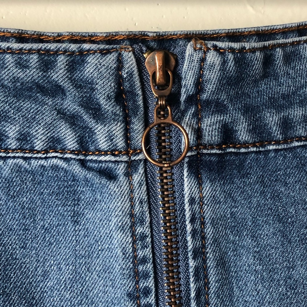 Altar’d State Cute Jean Skirt w/ Circle Zipper - Picture 2 of 5
